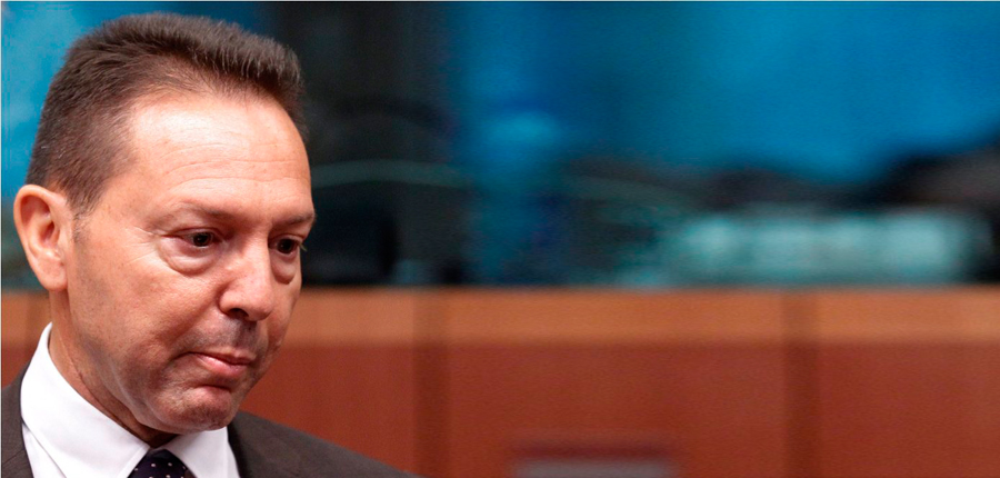 Ακατάλληλος  υπουργός  ο  Στουρνάρας